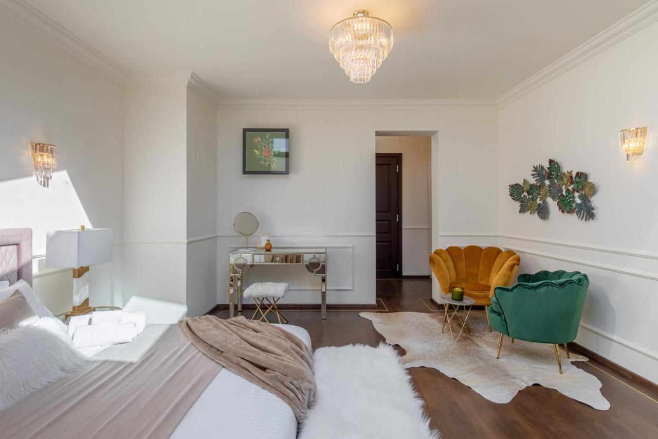 Holt Old Town Luxury Suites With Balcony 부쿠레슈티 외부 사진